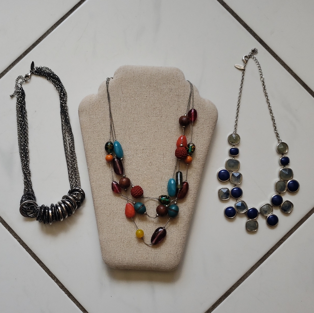 New‎ York & Co. 💜 3 Necklaces silver Beads Boho